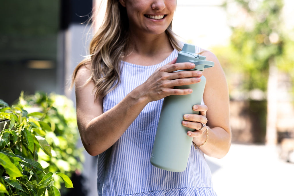Simple Modern 48 fl oz Reusable Tritan Summit Water Bottle with Silicone Straw Lid|Seaglass Sage C402T