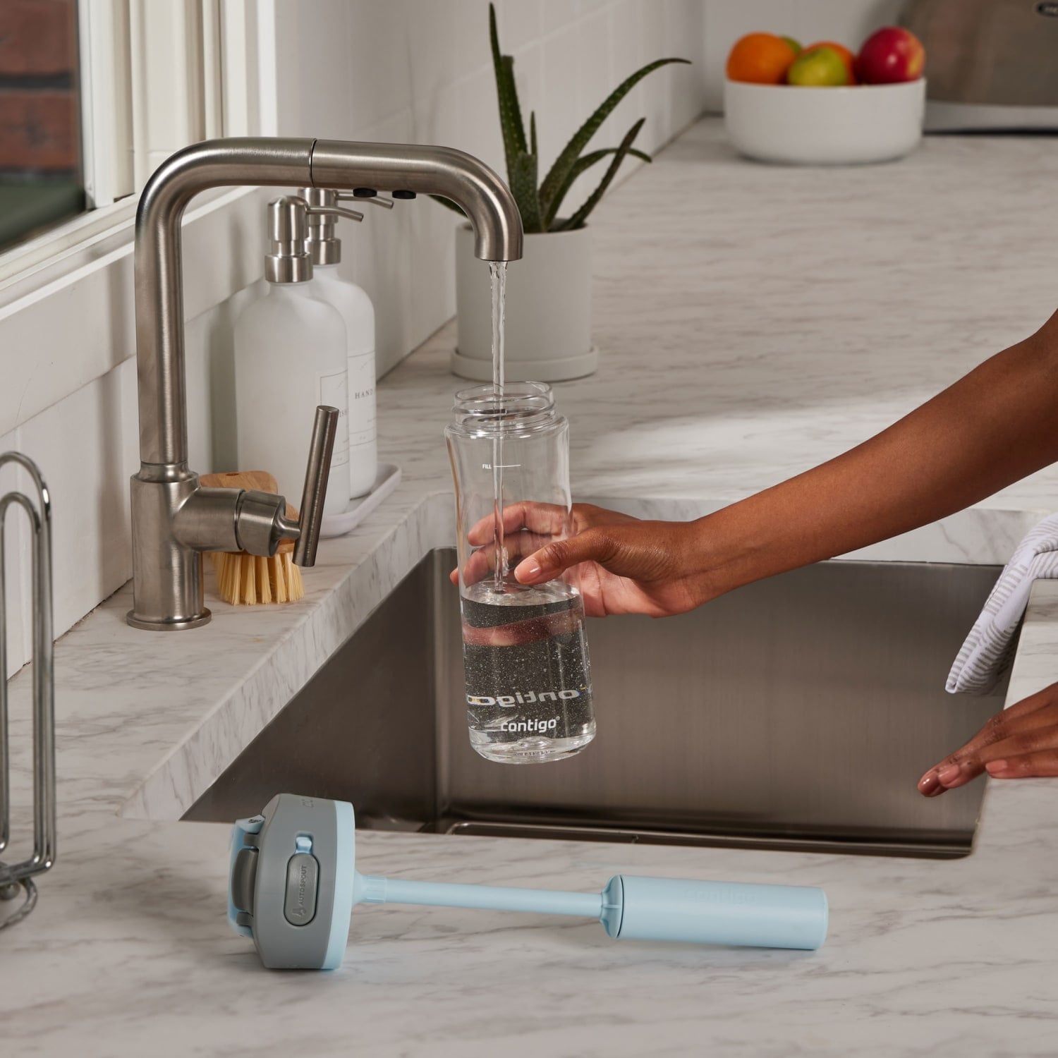 Contigo 24 oz. Wells Plastic Filter Water Bottle - Salt C018D