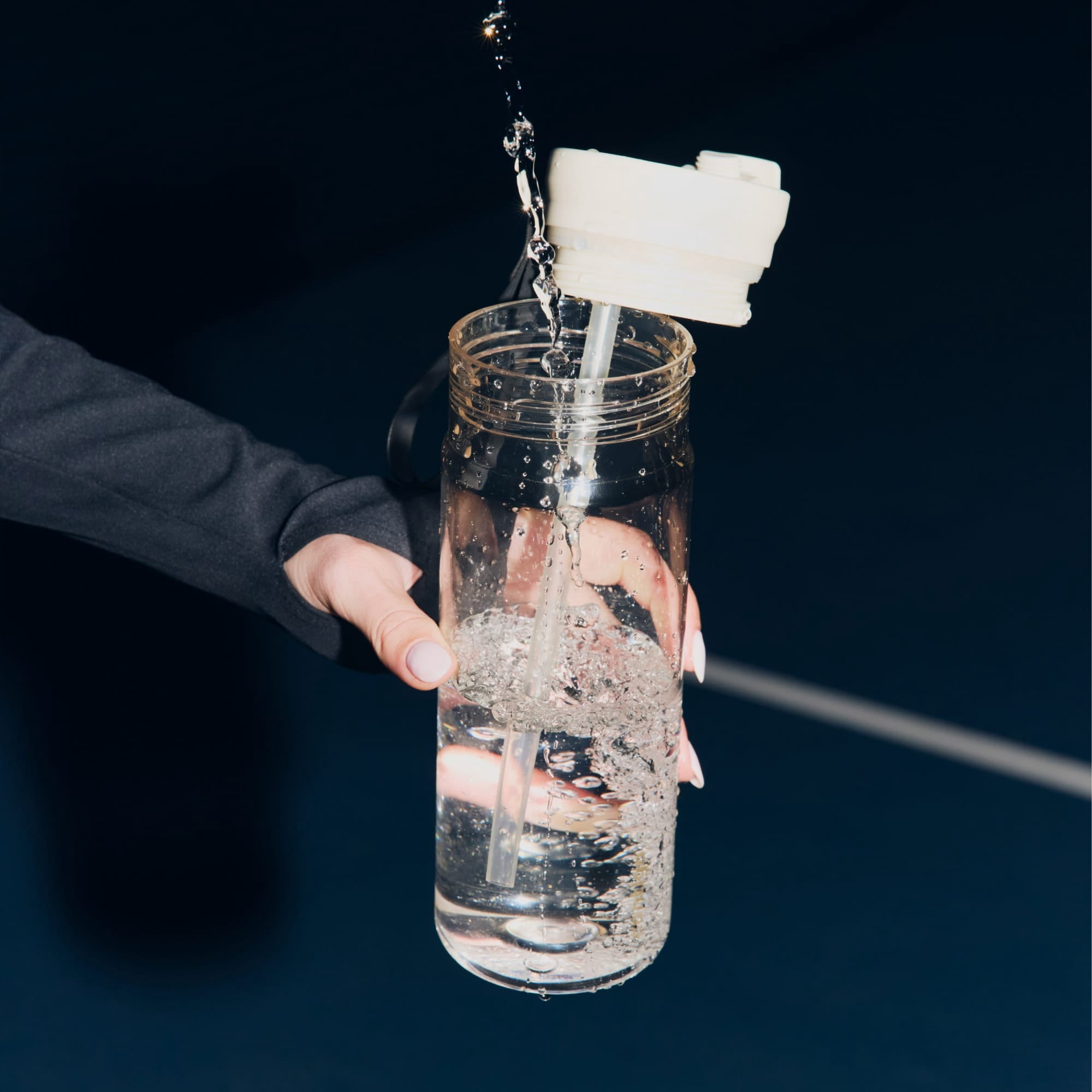 Contigo DualSip Leakproof Plastic Reusable Water Bottle with Carrying Strap, Black/Clear, 24 oz C047U