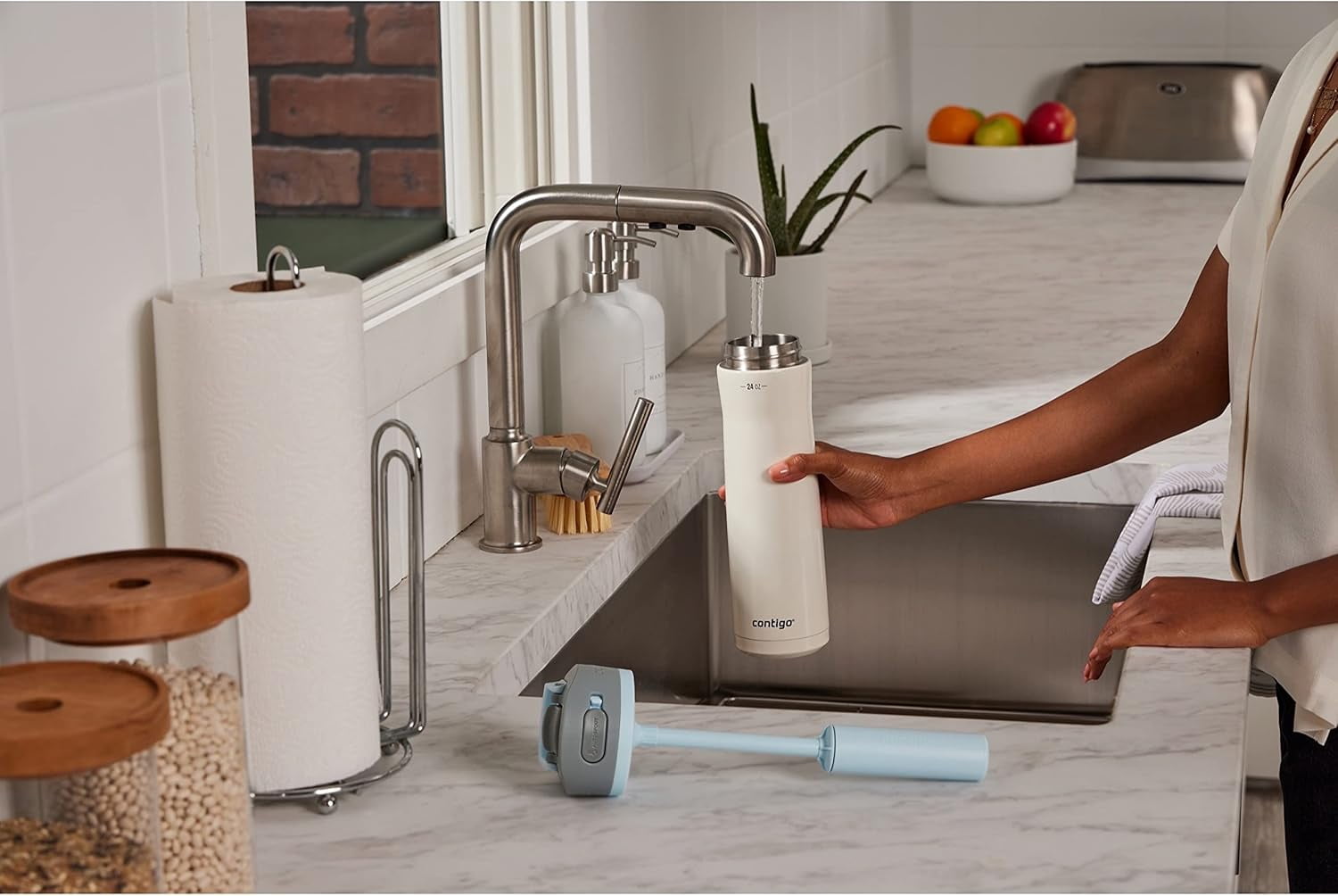 Contigo 24 oz. Wells Chill Stainless Steel Filter Water Bottle - Salt C086E