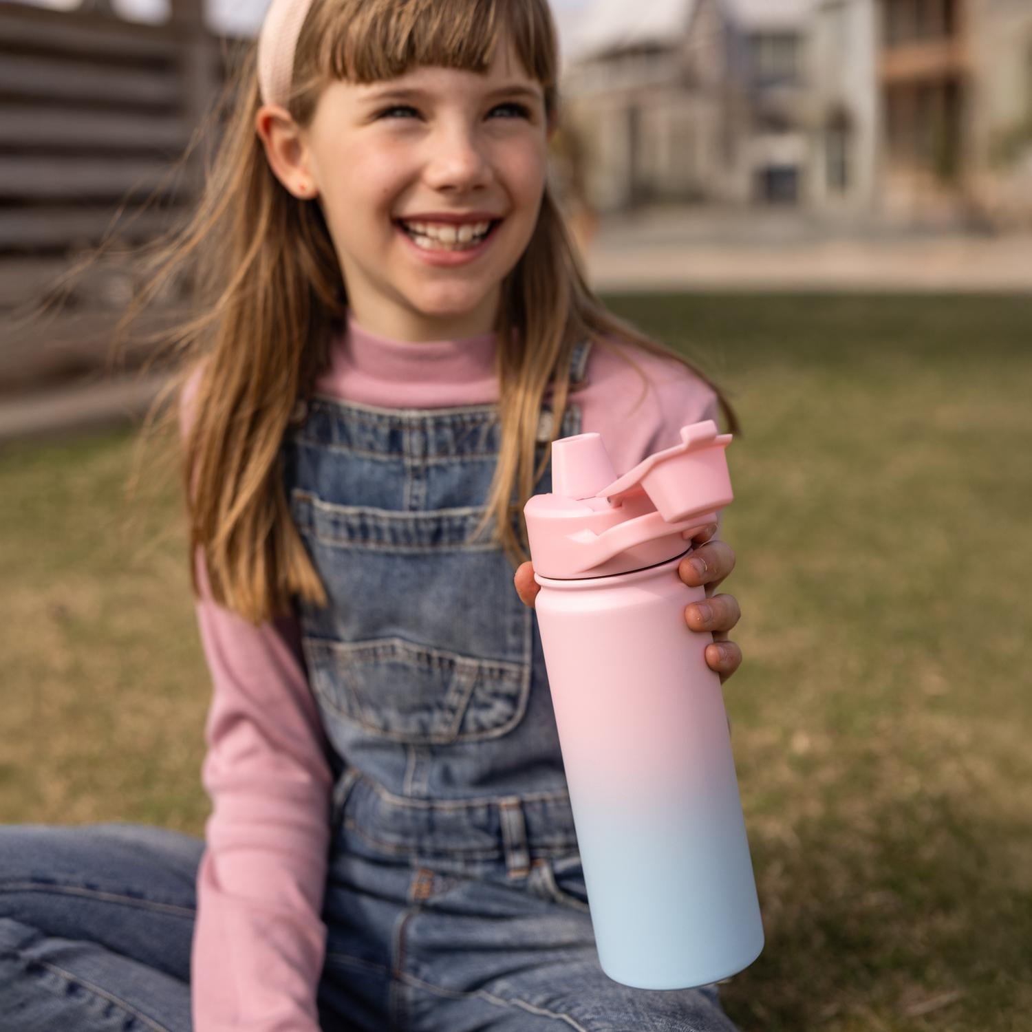 Simple Modern 18 fl oz Insulated Stainless Steel Summit Water Bottle with Covered Silicone Straw Lid | Sweet Taffy C395X