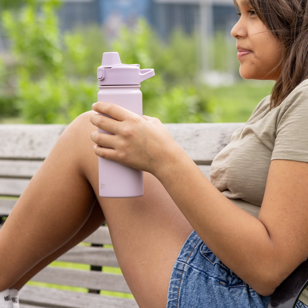 Simple Modern 18 fl oz Insulated Stainless Steel Summit Water Bottle with Covered Silicone Straw Lid | Sweet Taffy C395X